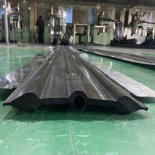 中埋式鋼邊橡膠止水帶生產(chǎn)商哪家專業(yè)？
